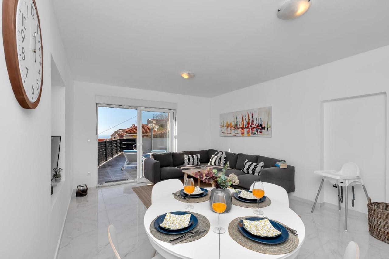 Apartment Lotte With Private Pool In The City Center! Makarska Exterior foto