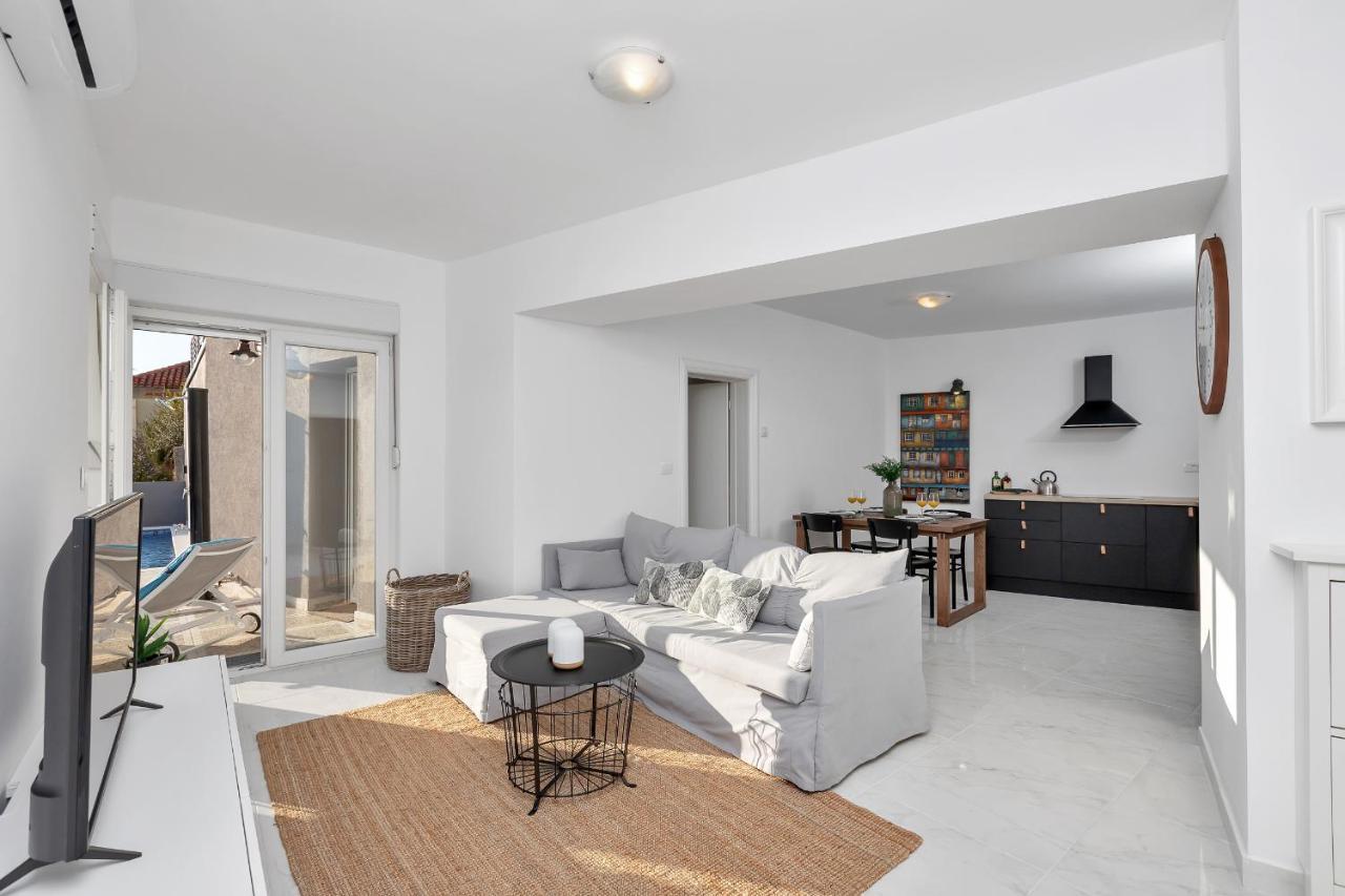 Apartment Lotte With Private Pool In The City Center! Makarska Exterior foto